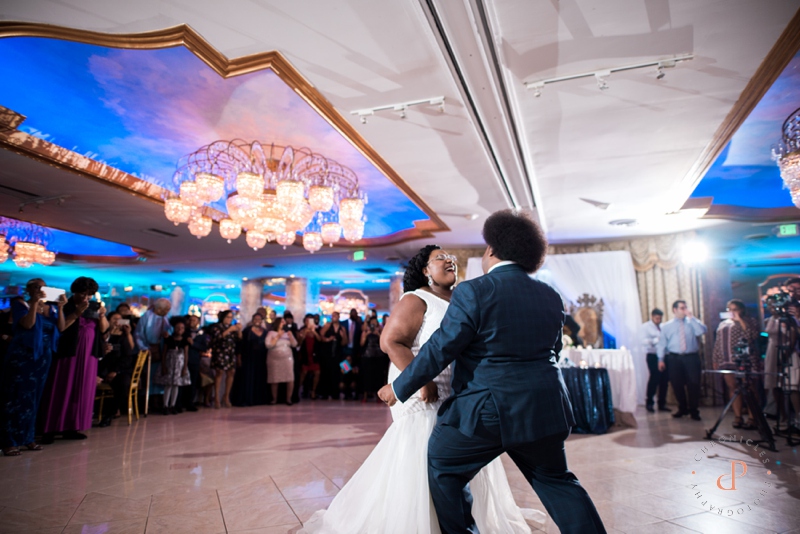 Bride and Groom Dancing | www.chroniclesphotography.com